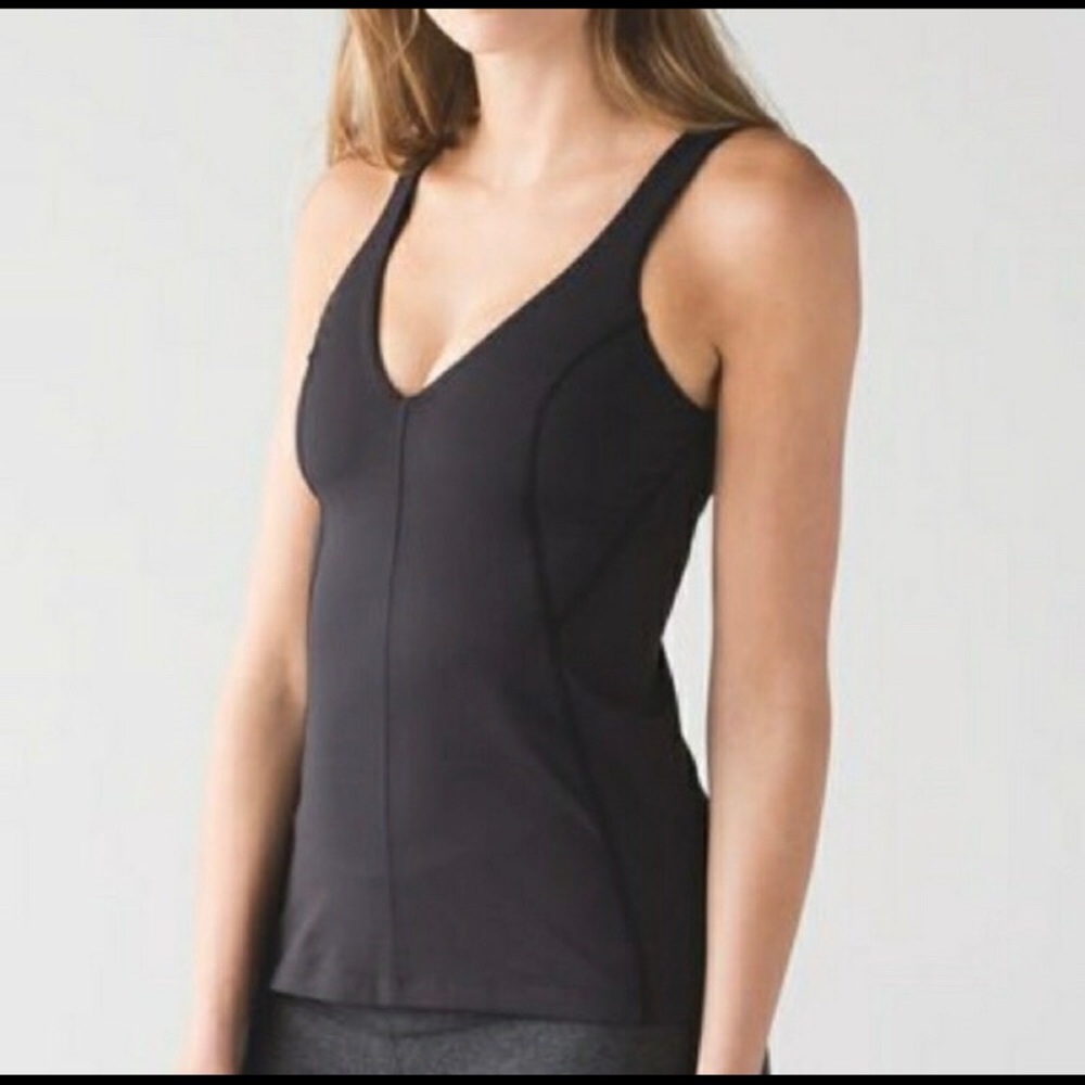 LULULEMON Contour Tank Size 4